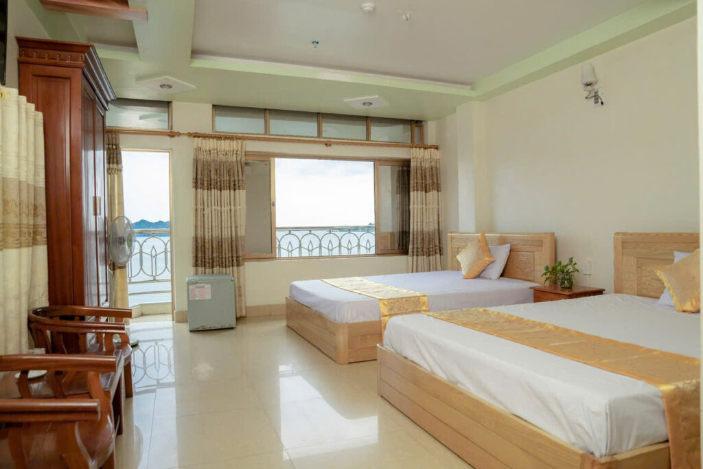 nha nghi o cat ba view bien